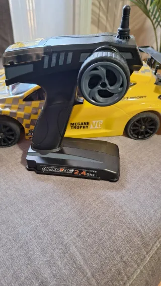 Coche Radio Control Renault  Megan Sport Nikkon