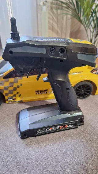 Coche Radio Control Renault  Megan Sport Nikkon