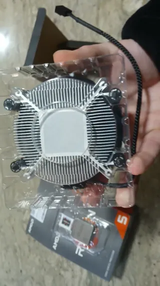 Ryzen 7 2700 con disipador nuevo