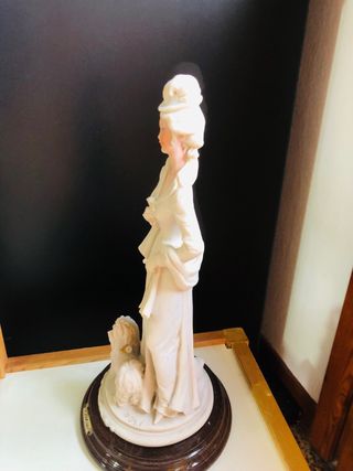 Statuetta vintage Capodimonte donna con cane
