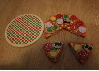 Cocinita de madera y muchos accesorios