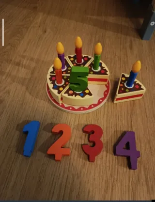 Cocinita de madera y muchos accesorios