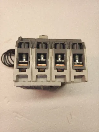 Disyuntor Hager H3 4P 125A