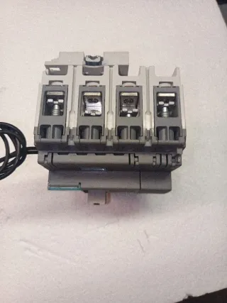Disyuntor Hager H3 4P 125A