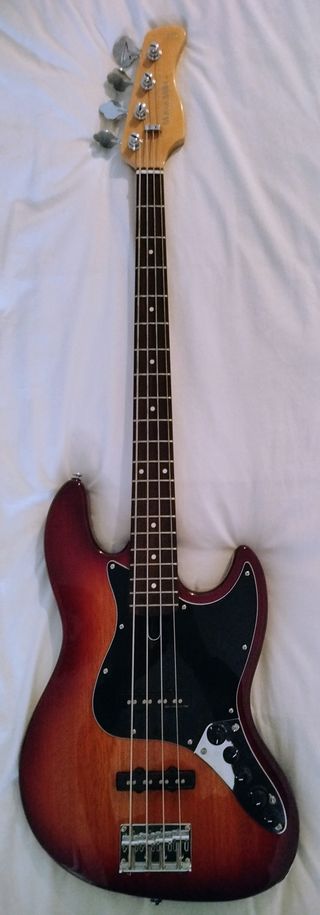Bajo Eléctrico Sire V3 Sunburst