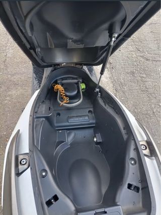 Kymco Superdink 300cc Maxi Scooter