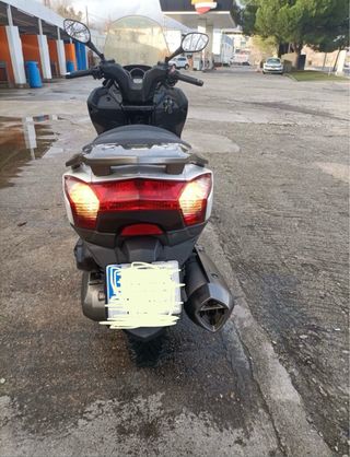 Kymco Superdink 300cc Maxi Scooter