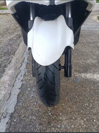 Kymco Superdink 300cc Maxi Scooter