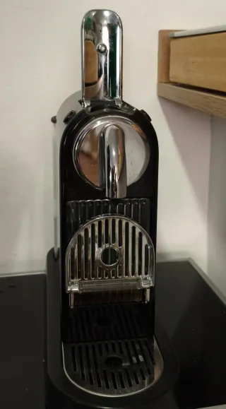 Cafetera Nespresso DeLonghi Negra