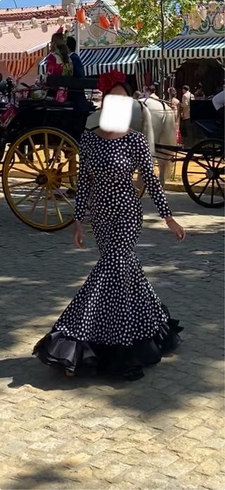 Traje de flamenca lunares