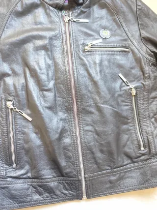 Cazadora de cuero café oscuro