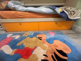 Cameretta letto a castello con scaletta