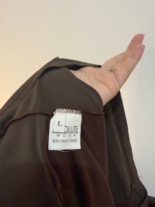 Top marrón chocolate tipo licra Y2K 2000 strass