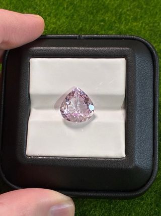 Zaffiro rosa 7.40 ct taglio Pera certificato
