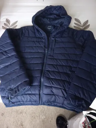 Chaqueta plumífero Bershka azul