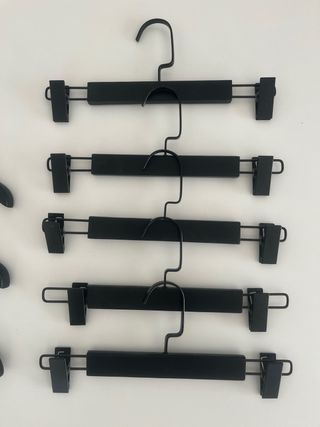 Lote 8 Perchas SKLUM Madera Negra