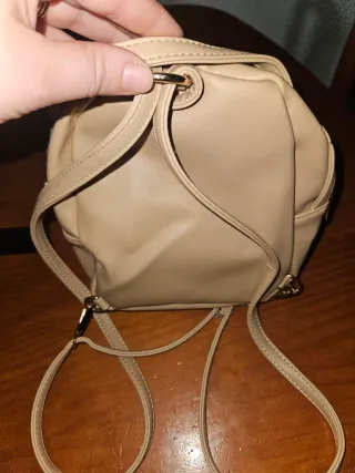 Mochila cuadros beige y negra