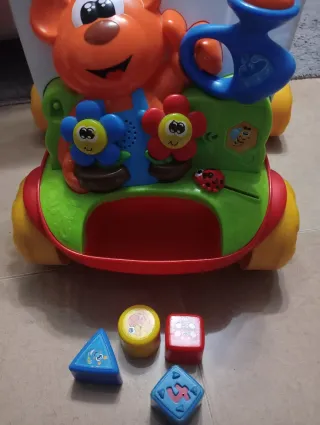 Correpasillos Chicco con actividades