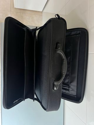 Funda maletín portátil negra