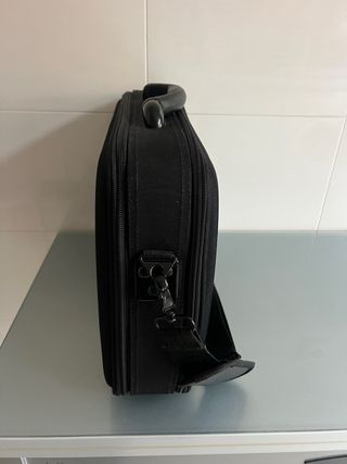Funda maletín portátil negra