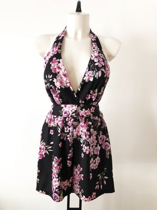 Mono corto floral espalda descubierta