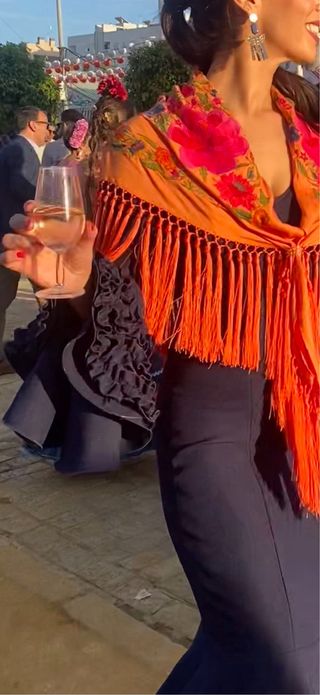 Traje de flamenca azul noche.