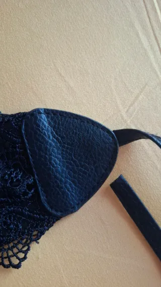 Cinturón de encaje negro