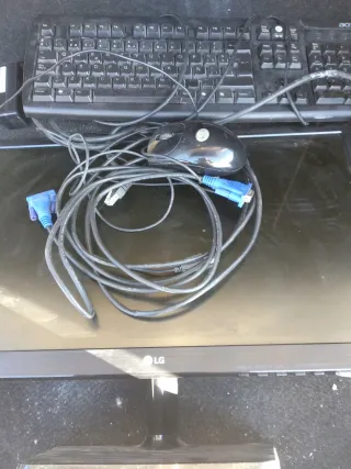 Monitor LG, Teclado y Ratón Acer