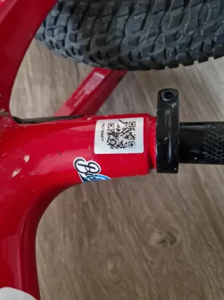 Bicicleta de equilibrio roja GASGAS
