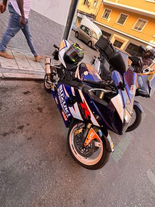 Suzuki GSXR600 Azul/Blanco