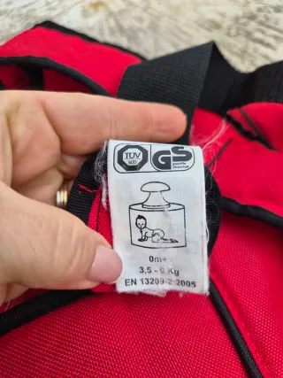 Mochila portabebés Chicco roja