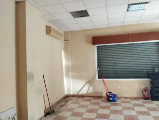 Alquilo local comercial