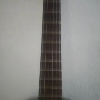 Guitarra Alhambra 3C con fisura tapa