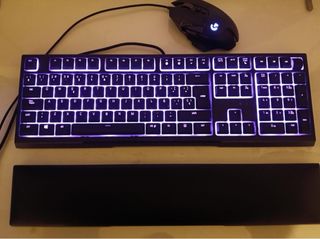 PC Gaming Completo: Monitor Curvo, Teclado