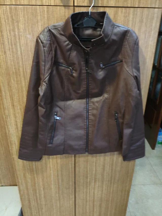 Nuova giacca in similpelle di alta qualità