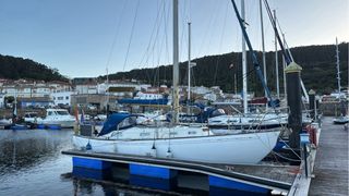 Se vende velero Rival 32 en buen estado