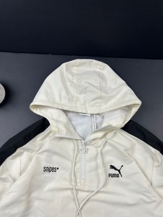Chaqueta Cortavientos Puma Negra y Blanca Talla M