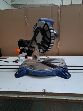 Sierra ingletadora Dexter de madera