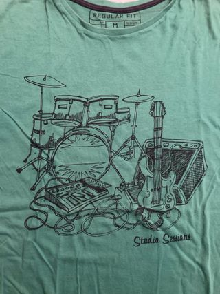 Camiseta verde con estampado de música Talla M