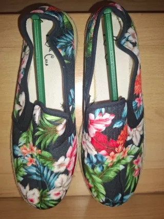 Zapatillas de tela con estampado floral