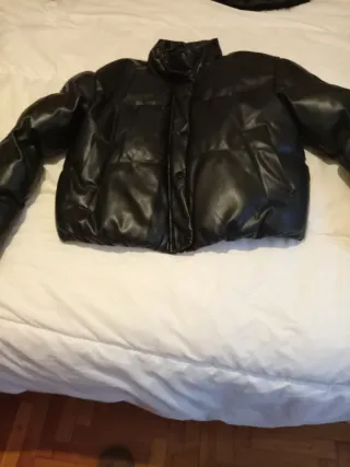 Plumífero polipiel negro