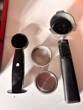 Cafetera Cecotec Cumbia Roja dos medidas de café