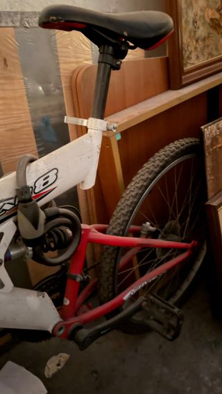 Bicicleta Montaña Blanca y Roja