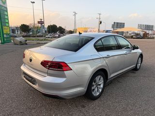 VW Passat Business&Navi 2.0TDI 150Cv-Nacional !!