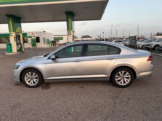VW Passat Business&Navi 2.0TDI 150Cv-Nacional !!