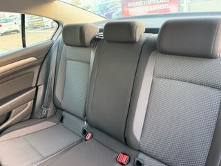 VW Passat Business&Navi 2.0TDI 150Cv-Nacional !!