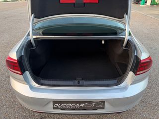 VW Passat Business&Navi 2.0TDI 150Cv-Nacional !!