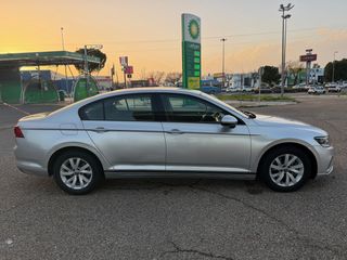 VW Passat Business&Navi 2.0TDI 150Cv-Nacional !!