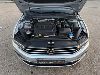 VW Passat Business&Navi 2.0TDI 150Cv-Nacional !!