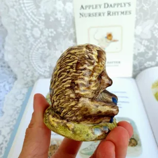 Rara statuina Beatrix Potter, Old Mr. Pricklepin